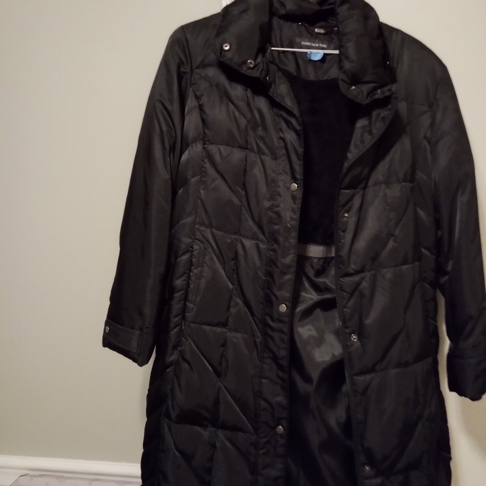 Jones New York black winter puffer midlength coat size large